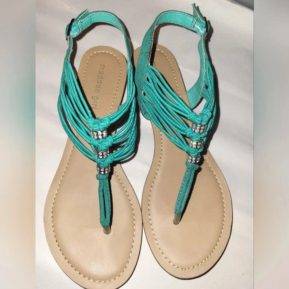 MADDEN GIRL Tangle Green Rhinestone Embellishment Sandals Size 8.5